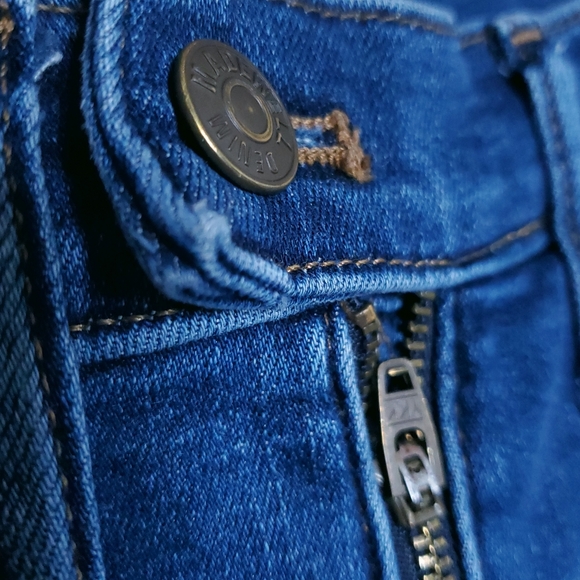 Madewell 10" High-Rise Roadtripper Jeans in Ridgefield Wash: Zip-Front E… - Picture 10 of 15